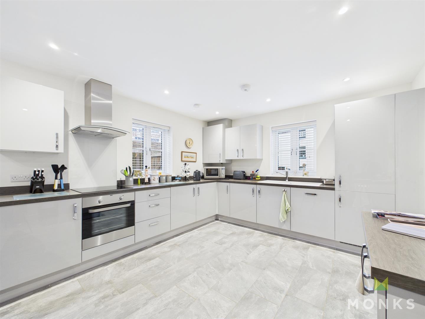 31 Holbache Road, Oswestry, SY11 1RP For Sale